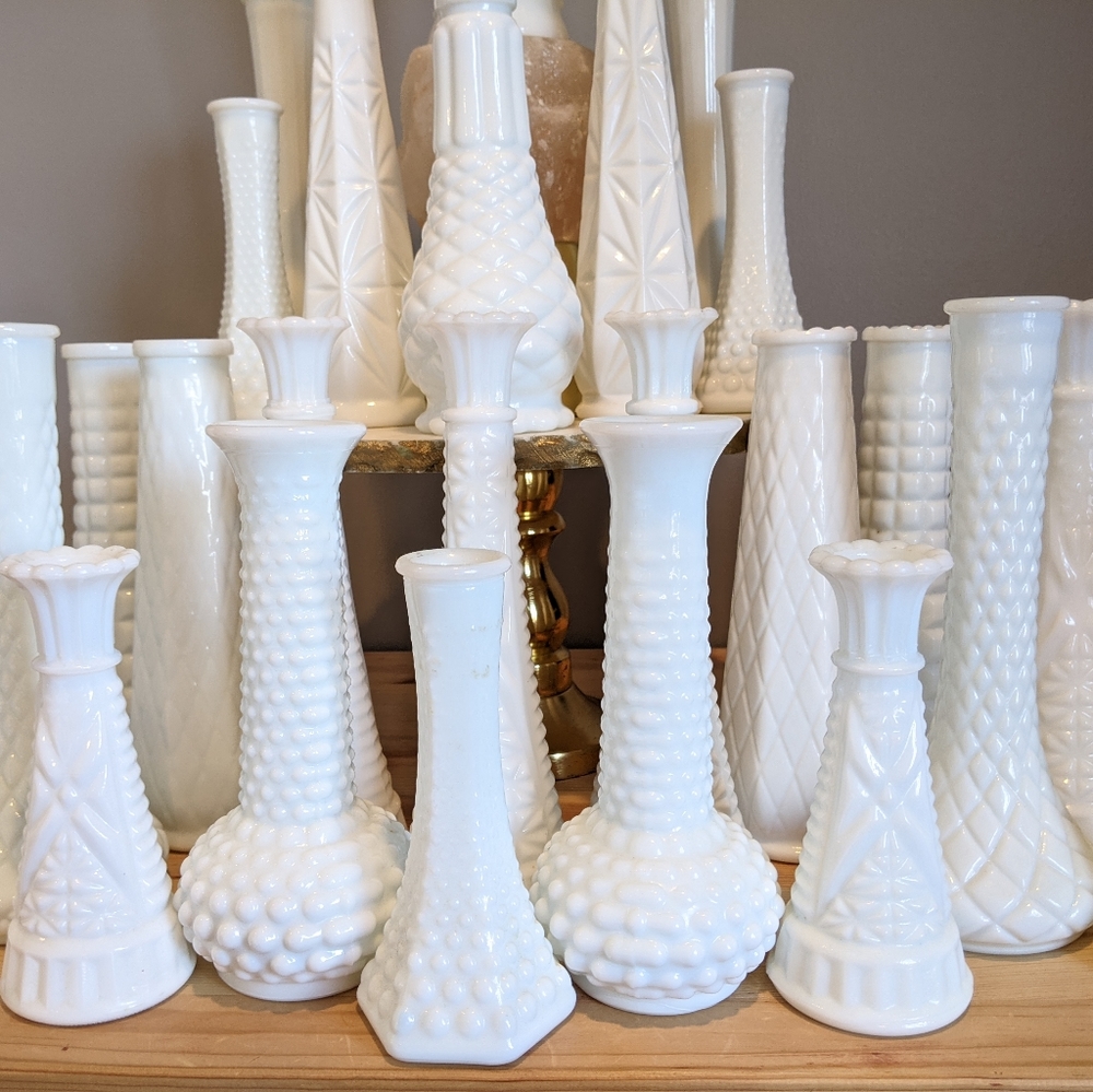 Lot of 40 Vintage Milk White Vases Wedding - Picture 8 of 16